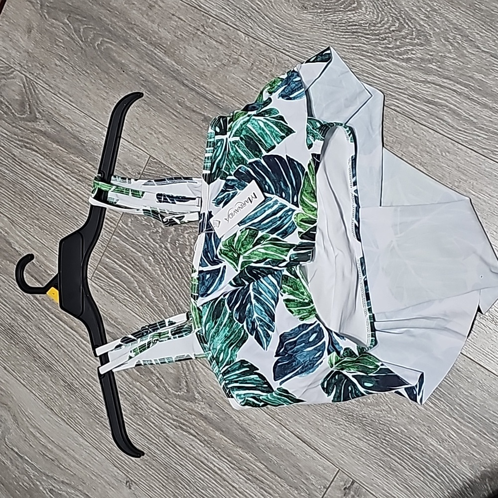 Nwt super cute bathing suit top - Picture 4 of 4